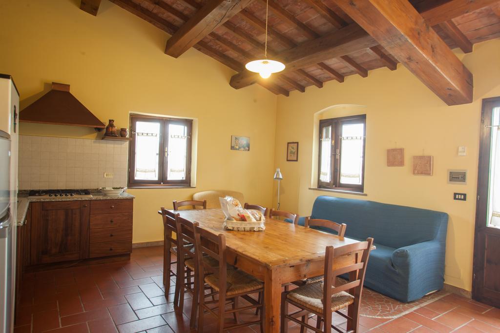 Monte Lopio Bio Agriturismo Pratini الغرفة الصورة