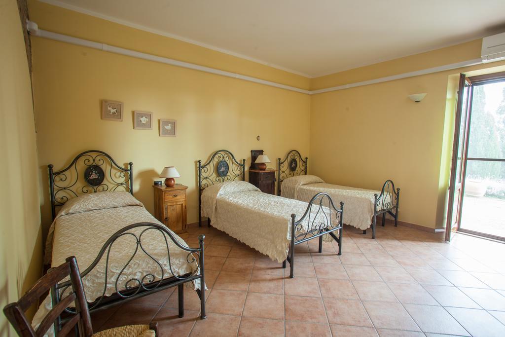 Monte Lopio Bio Agriturismo Pratini الغرفة الصورة