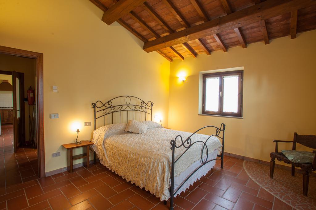 Monte Lopio Bio Agriturismo Pratini الغرفة الصورة